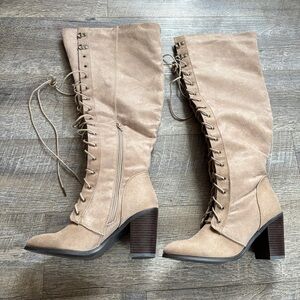 NEW Elegant Lace-Up Tan Boots